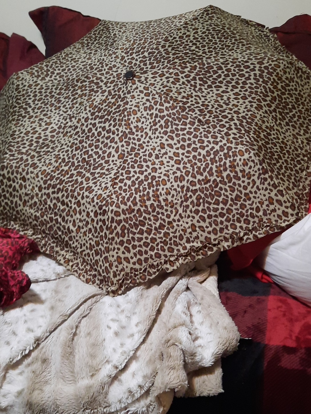LNEW Ruffle Leopard Print Compact Umbrella & Case APRIL SHOWERS 🌧
